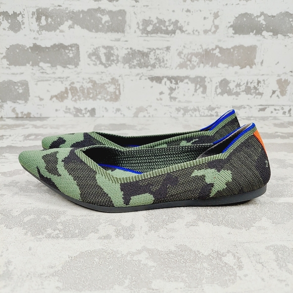 New Rothy’s The Point Olive Camo Slip On Ballet Flat Shoes E123
